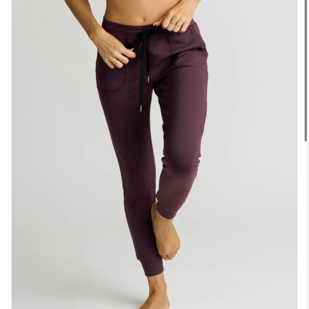 Zyia Plum Unwind Joggers
